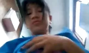 Indossa un mature e porche vestito rosso ،